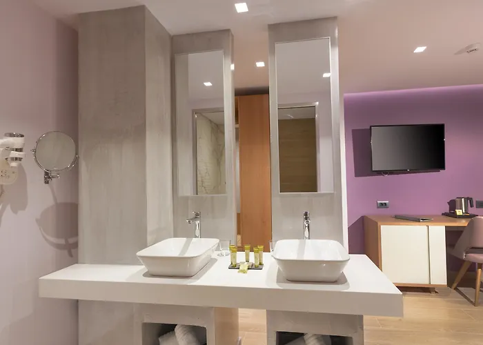 Hotel Blue Lagoon 4*