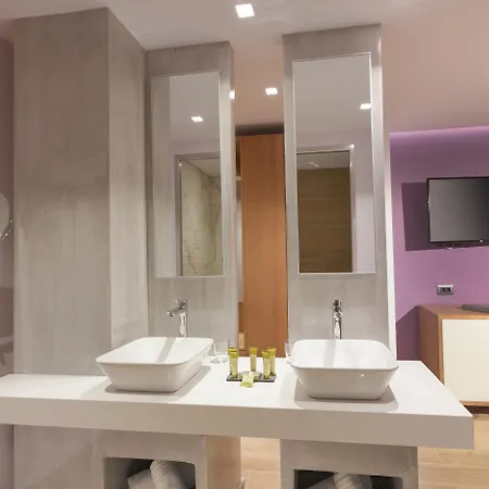 酒店 Blue Lagoon 4*