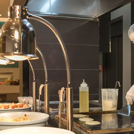 Blue Lagoon 酒店 4*