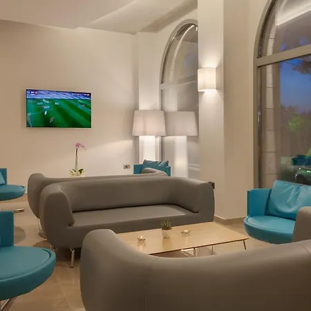 Blue Lagoon Hotel 4*