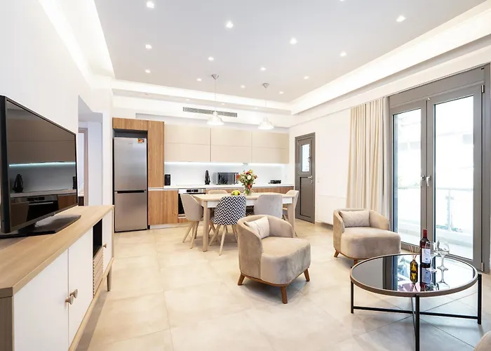 Blue Lagoon מלון